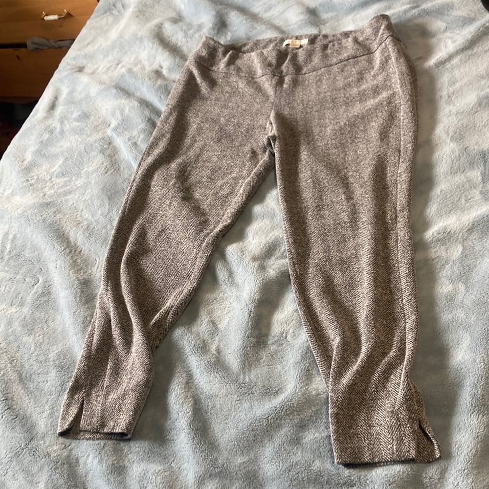 Copper&Ella black and white patterned slip on pants with slits at the bottom